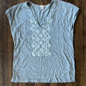 3/$15 J. Crew grey cotton sleeveless top with embroidery